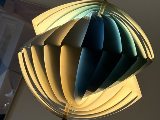 Lámpara colgante LYFA de diseño danés Konkylie Design Louis Weisdorf