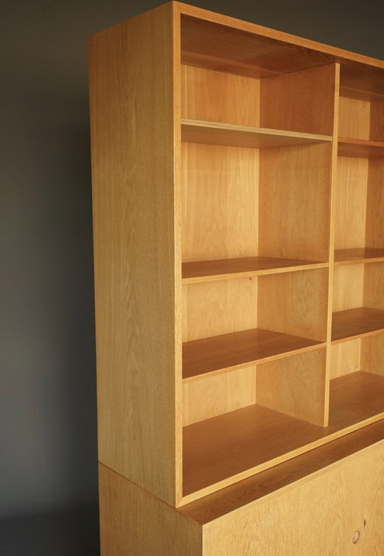 Image 1 of Eikenhouten boekenkast van Børge Mogensen voor Karl Andersson & söner. Zweden, jaren zestig