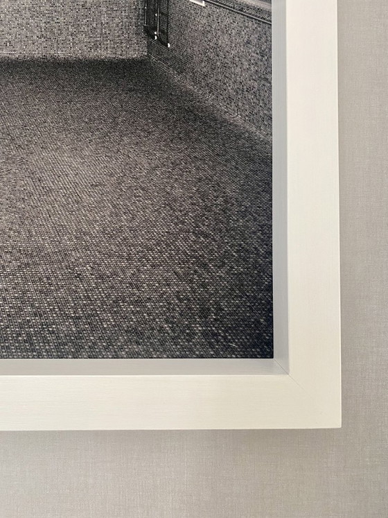 Image 1 of Piscina vuota — fotografia in bianco e nero incorniciata 60x60 cm