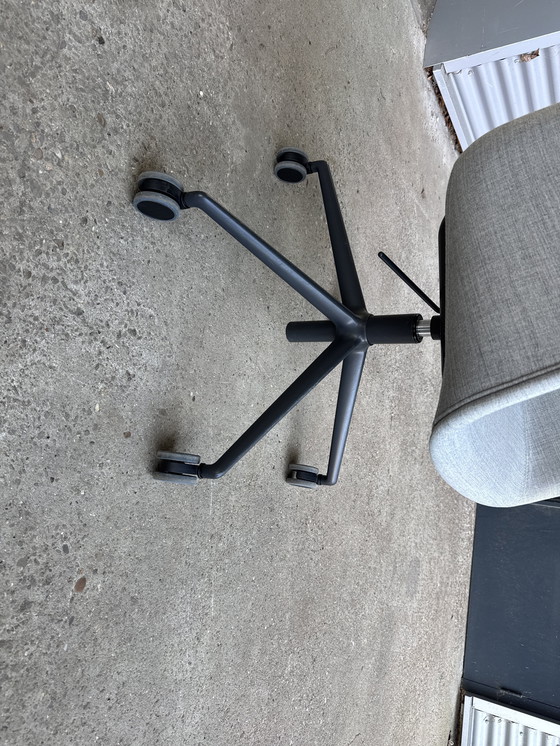 Image 1 of Muuto fiber bureaustoel