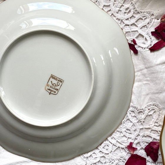 Image 1 of 6 antieke witte en gouden porseleinen soepborden uit Sologne, Lamotte Vintage