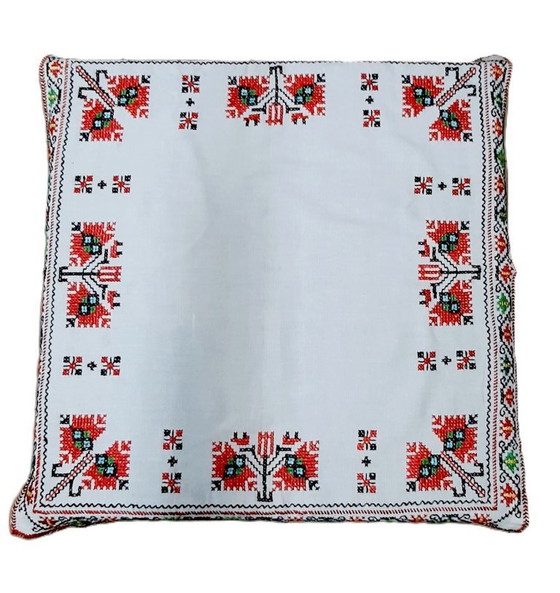 Image 1 of Nappe carrée vintage brodée à la main 63 x 63 cm