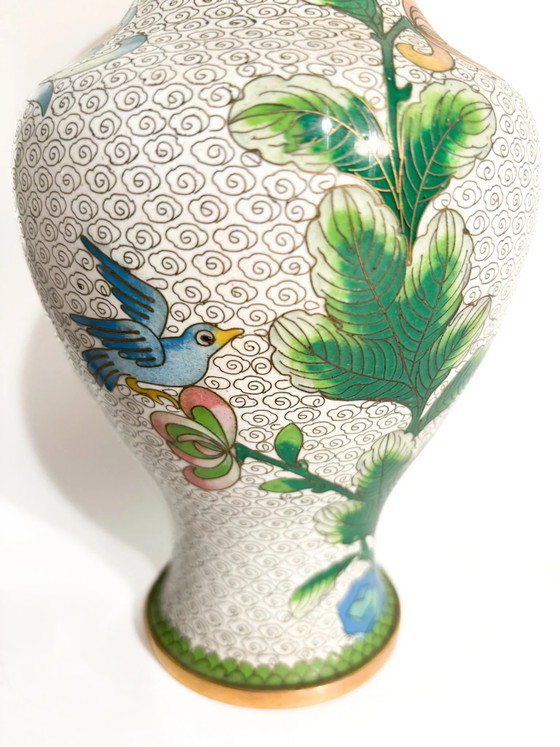Pair of Chinese Cloisonné Vases with Floral and Hummingbird Motifs, 1950s – Metal (photo 3 of 15)
