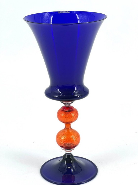 Image 1 of Signed Murano art glass goblet by Maestro Carlo Tosi “Caramea” – Blue bowl, orange stem, 24K gold leaf – 1970s