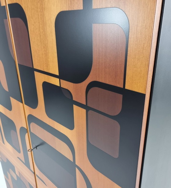 Image 1 of Vintage kledingkast, 1970