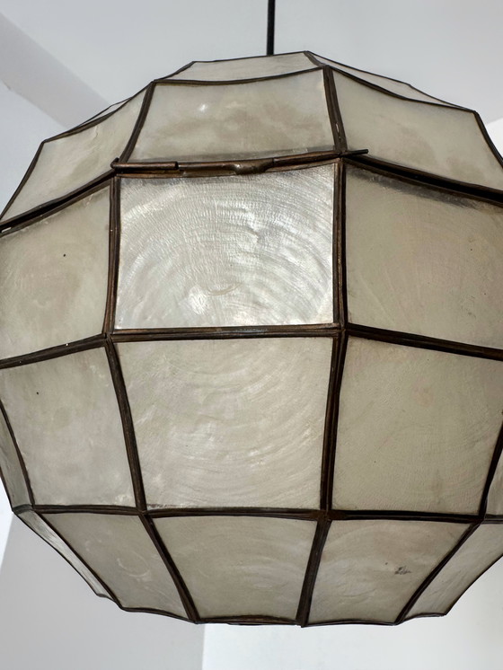 Image 1 of Mother-of-pearl and brass spherical suspension from the 60s