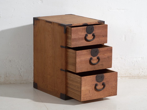 Antique Japanese three-drawer tansu – Meiji Period (c.1890–1926) – Chest of drawers, Iron (photo 35 of 40)