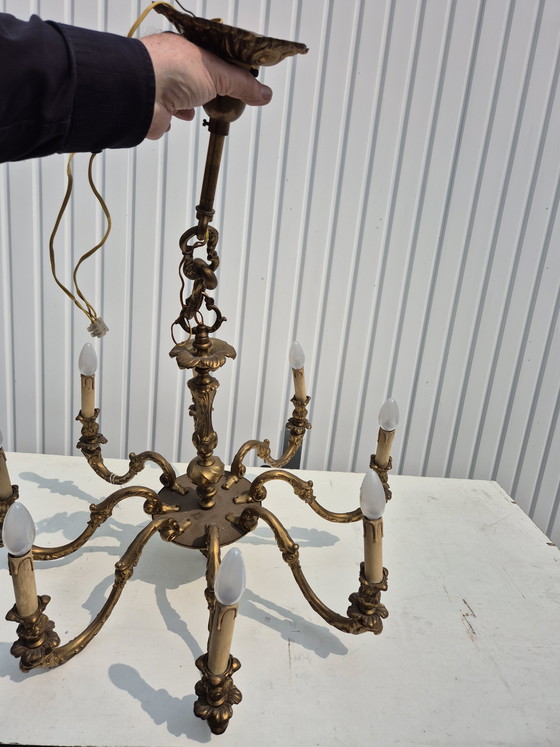 Image 1 of Prachtige gedecoreerde nederlandse massieve  bronzen kroonluchter 
