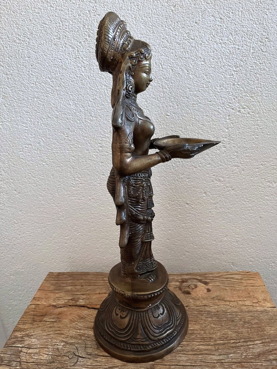 Image 1 of Groot vintage messing Deepalakshmi-beeld / olielamp – 45 cm (3,5 kg)