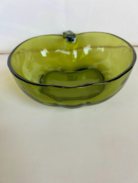 Vintage Groene Glazen Fruitschaal met 6 Dessertschaaltjes | Appelvorm | Jaren 70 Glazen Schalenset | – Glass (photo 2 of 8)