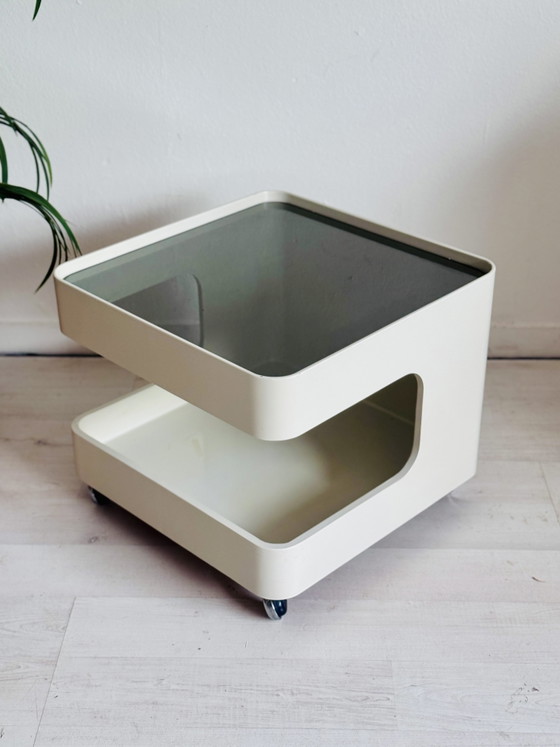 Tavolino laterale/su ruote vintage stile Space Age, anni '70 – Tavolini, Plastic, Glass (photo 6 of 10)