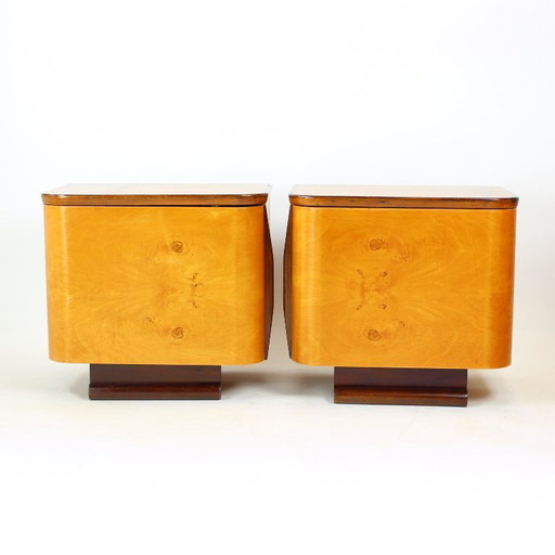 Paire de tables de chevet Art déco, placage noyer, Tchécoslovaquie, années 1940