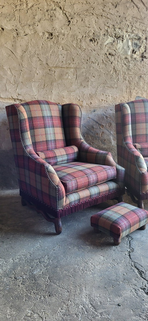 Paire de fauteuils à oreilles Louis XIII