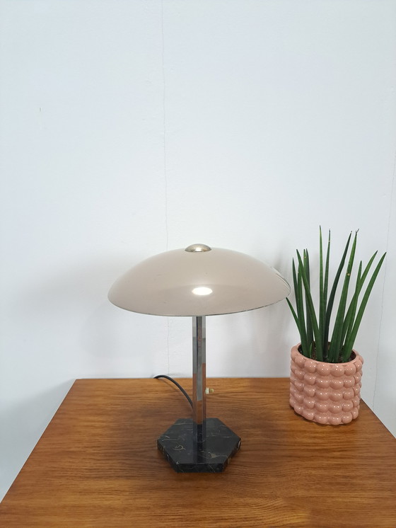 Image 1 of Tafellamp met Marmeren Voet en Zeskant Chromen Frame