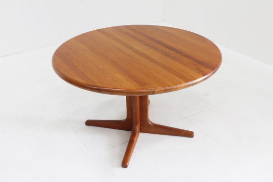 Table de salle à manger ronde extensible vintage danoise en teck massif, années 1960 (photo 8 of 9)