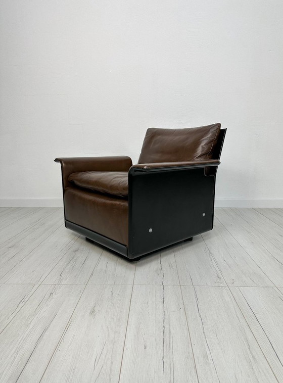 Image 1 of Vitsoe 620 loungestoel uit de jaren 60 van Dieter Rams – zwarte kuip en bruine leren fauteuil