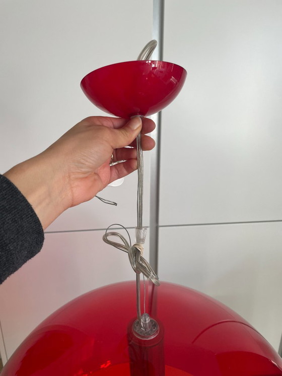 Image 1 of La lámpara FL/Y es un diseño de Ferruccio Laviani para la marca italiana Kartell