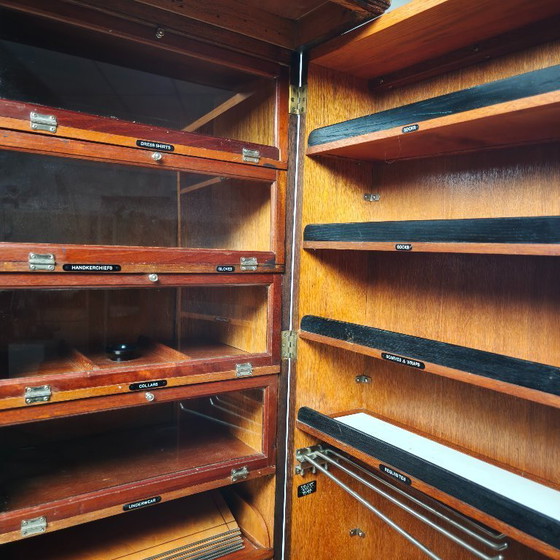 Compactom Herrengarderobe aus den 1930er Jahren, Modell Nr. 702, in Brauneiche. – Kleiderschränke, Wood (photo 9 of 15)