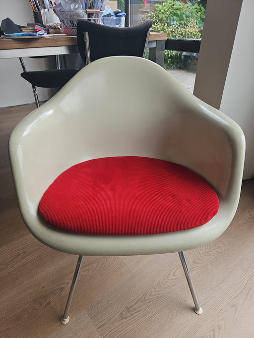 Vintage Fiberglass Bucket Chair by Charles and Ray Eames for Herman Miller