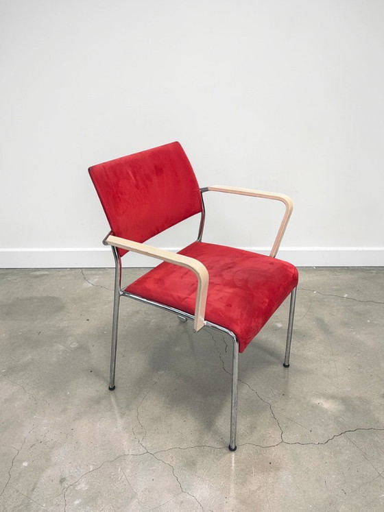 Image 1 of Brunner Design Konferenzstuhl stapelbar | Vintage Büro Stuhl mit Holzarmlehnen & Chrom | Besucherstuhl Rot Schwarz |