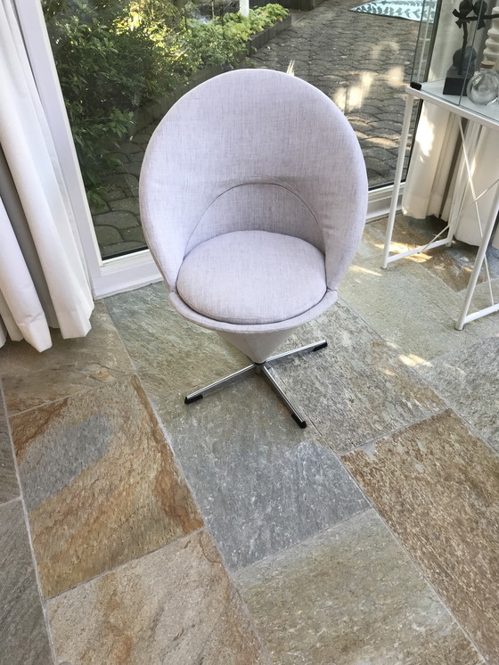 Image 1 of Vintage Cone Chair van Artifort 