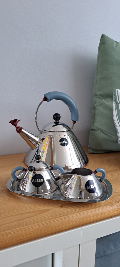 Originele Alessi '9093' Designset – Inclusief Fluitketel, Suikerpot & Melkkannetje