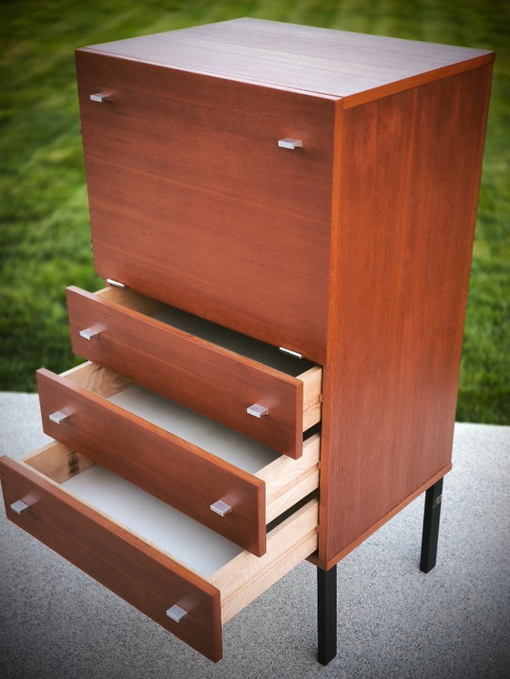 Image 1 of Secretario Pierre Guariche de Meurop