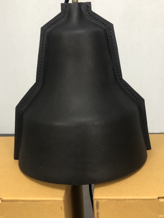 Image 1 of Lampada a sospensione Lloyd in pelle nera di Nieuwe Heren 200,-