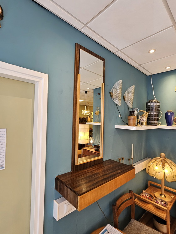 Image 1 of Vintage Mid-Century Hoge Spiegel met Lades en Handgrepen