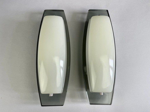 Veca attributable 1970s rare opaline glass and crystal pair of wall lamps.