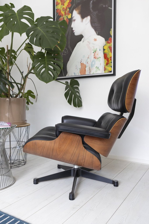 Eames Vitra Lounge chair, perfect condition