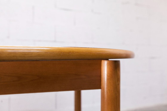 Image 1 of Danish modernist set: convertible round table (114/154cm) + 4 matching chairs, 1980