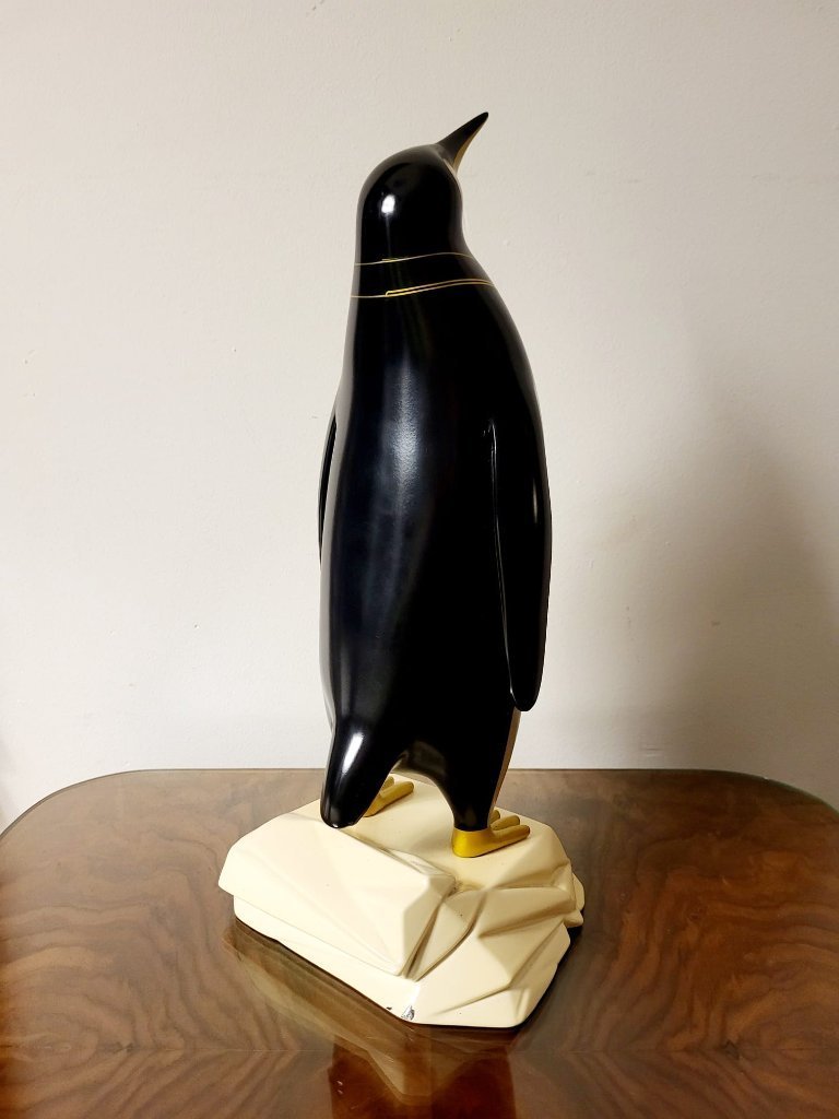 Original Moët & Chandon Ice Impérial penguin display | €400 | Whoppah