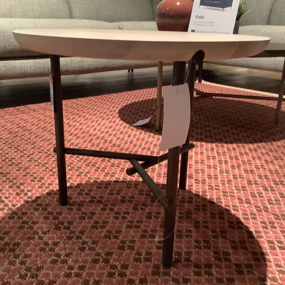 Image 1 of Pode Skitch salontafel