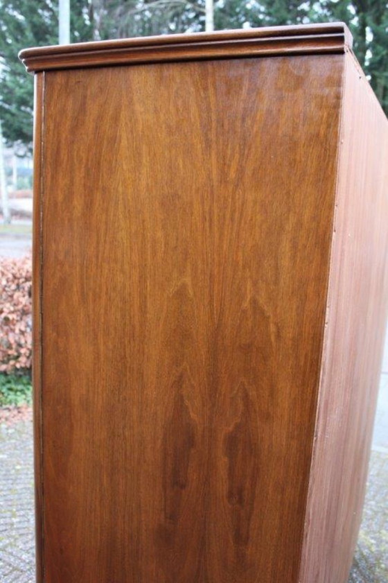 Image 1 of Vintage (jaren 30-50) 3-deurs houten kledingkast, 2x 1/3 leg en 1/3 hang