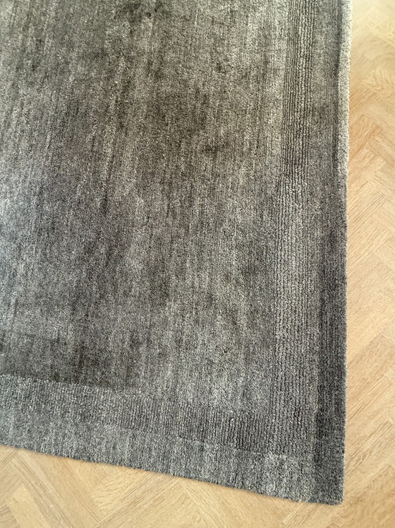 Image 1 of Luxe laagpolig wollen vloerkleed – 300 x 230 cm – grijs gemêleerd – Jansen Utrecht