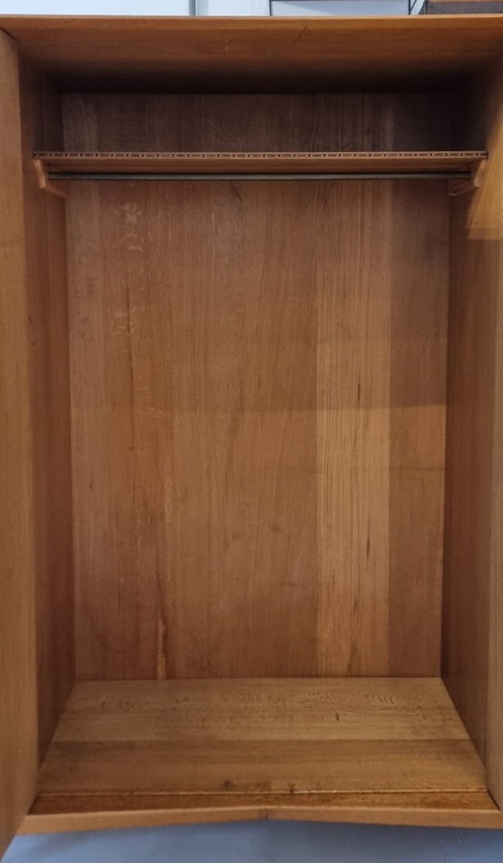 Image 1 of guardaroba di metà secolo