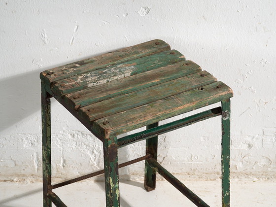Taburete industrial antiguo de madera de pino y hierro – Europa Central, circa 1950 – Iron, Industrieel (photo 22 of 40)