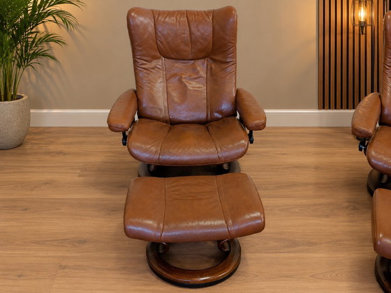 Stressless Wing(L) Classic verstellbarer Relaxsessel mit Fußhocker (2), Holz, Leder, Braun, Anders (Foto 5 von 15)