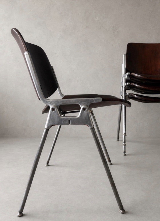 5 sedie Castelli vintage, in legno marrone, con una splendida patina. – Sedie da pranzo, Aluminium, Wood (photo 5 of 15)