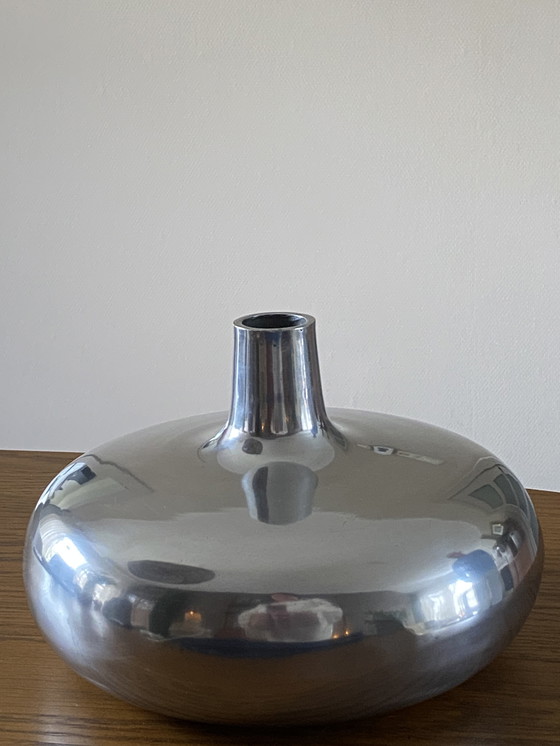 Image 1 of Grote vintage aluminium vaas