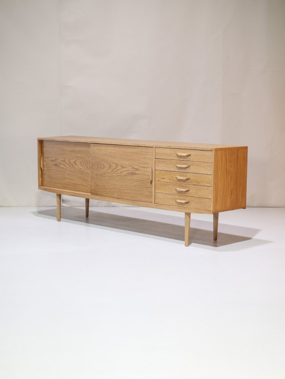 Image 1 of Buffet bas chêne vintage danois