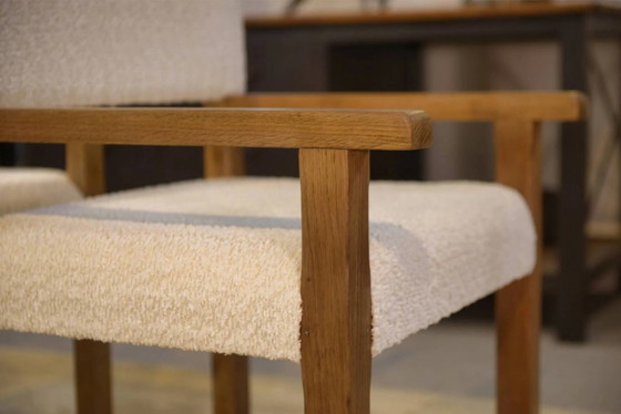 Pair of brutalist armchairs in oak and cream boucle 1950s, White (photo 13 of 14)