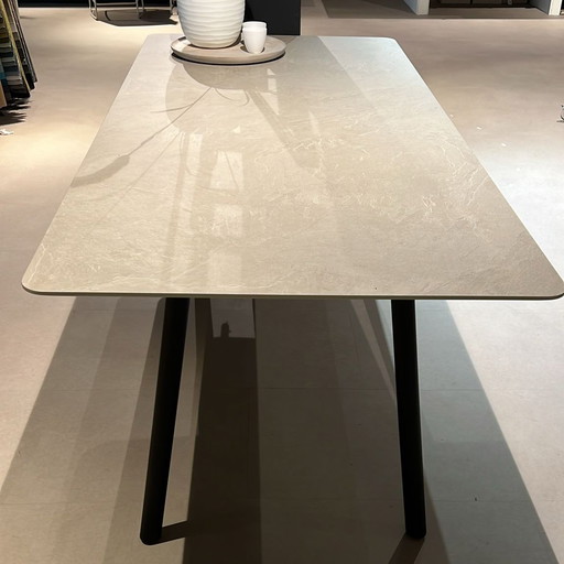 Cartel Living Spoil dining table - 220x100
