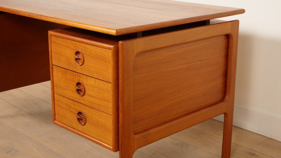 Image 1 of Bureau vintage | Conception danoise | Teck | Arné Vodder