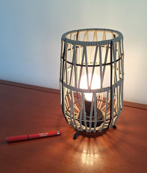 Lampe de table, Re-designed, lampe de table cordon/corde, unique, métal 5 anneaux