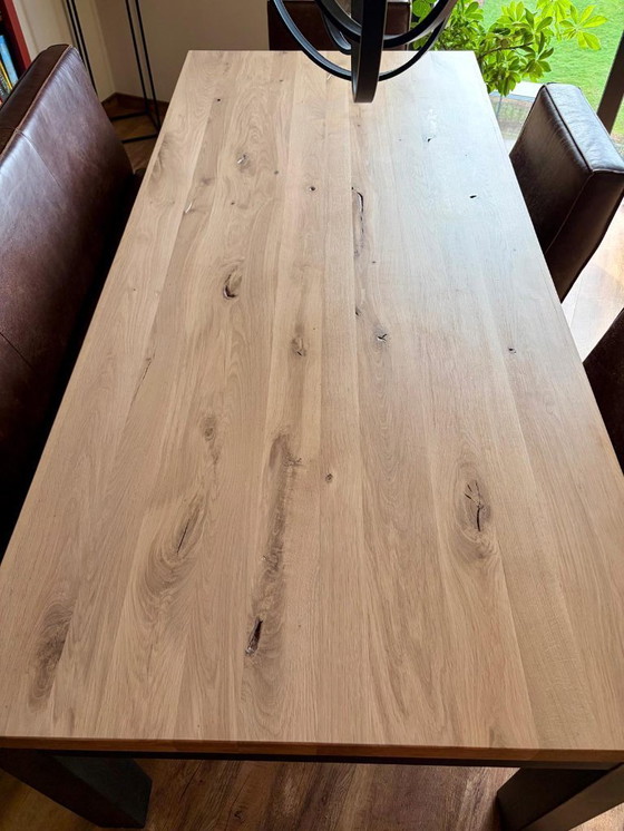 Image 1 of Ein wunderschöner Esstisch im Industrial-Stil steht wegen Zusammenziehens zum Verkauf.