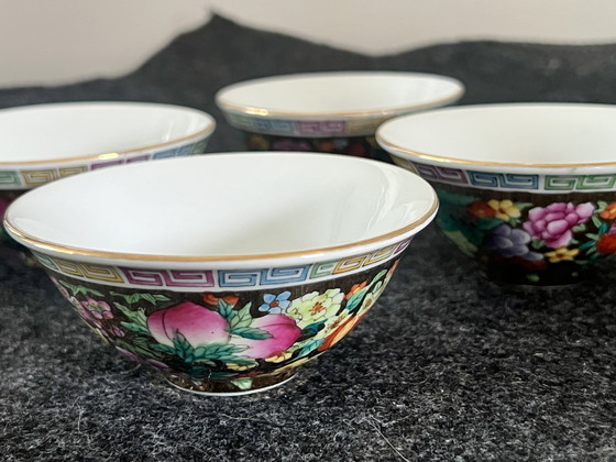 Image 1 of Set di 12 ciotole in porcellana antica cinese Mille Fleur Famille Rose vintage