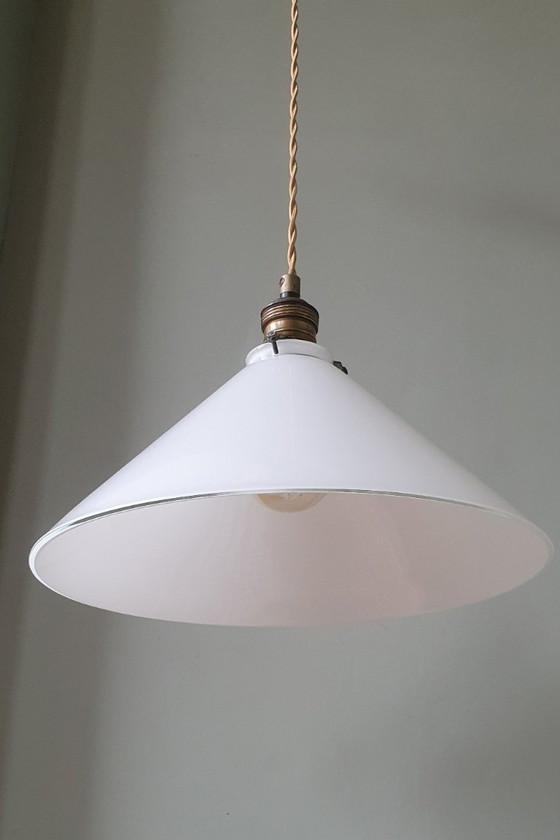 Image 1 of Vintage pendant lamp in opaline/frosted glass - banker's lamp or shoemaker's lamp