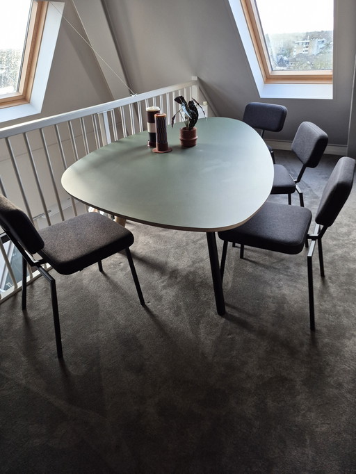 Castelijn eettafel Circlips speciale uitvoering 